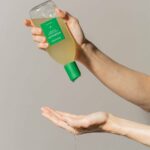 ⁦AROMATICA Rosemary Scalp Scaling Shampoo - 400ml⁩ - الصورة ⁦2⁩