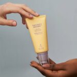 Haruharu WONDER - Black Rice Moisture Airyfit Sunscreen 50 ml - Image 2