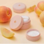 ⁦SKINFOOD - Peach Cotton Multi Finish Powder Large⁩ - الصورة ⁦5⁩