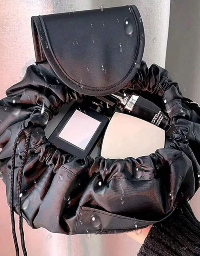⁦Waterproof drawstring cosmetic bag⁩ - الصورة ⁦6⁩