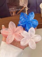 3pcs Women's Minimalistic Floral Plastic Hair Clips