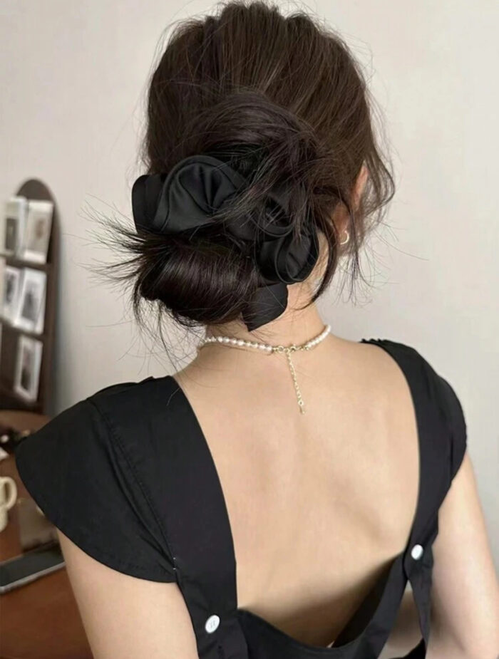 ⁦Large Satin scrunchies 4 pcs⁩ - الصورة ⁦2⁩