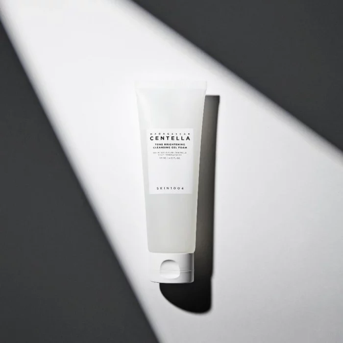 Skin 1004 madagascar centella Tone Brightening Cleansing Gel Foam 125 ML - Image 3