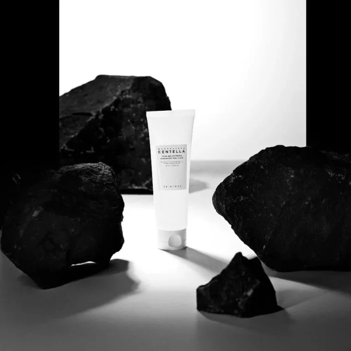 Skin 1004 madagascar centella Tone Brightening Cleansing Gel Foam 125 ML - Image 6