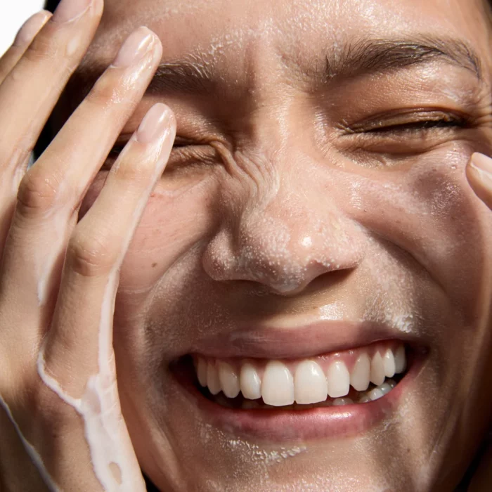 The INKEY List Hydrating Cream-to-Milk Cleanser 180ml - Image 6