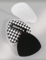 Triangle powder puff 1 pcs with case - random color