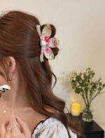 Flower Faux Pearl Plastic Hair Clips 3pcs - Image 2